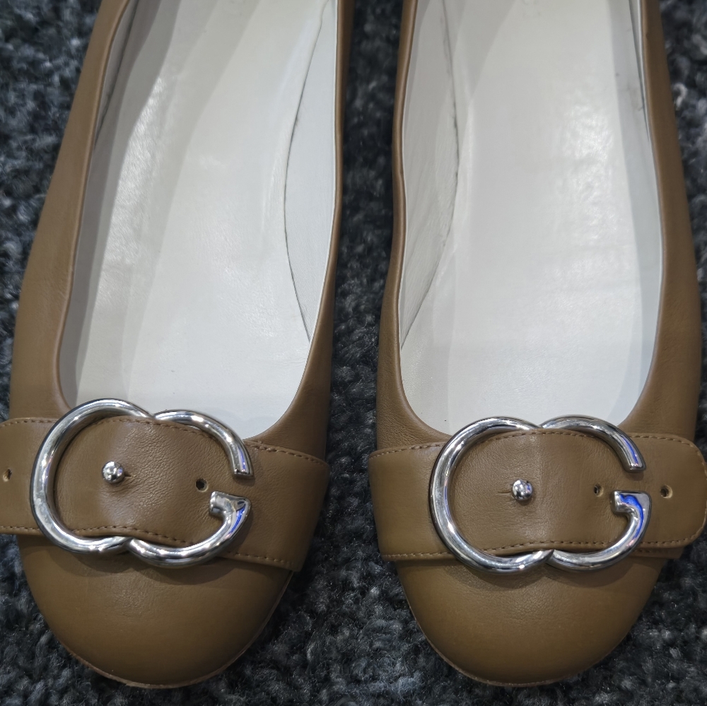 Gucci Sachalin Ballet Flat Taupe Leather Silver Logo Sz 38 - Picture 5 of 13